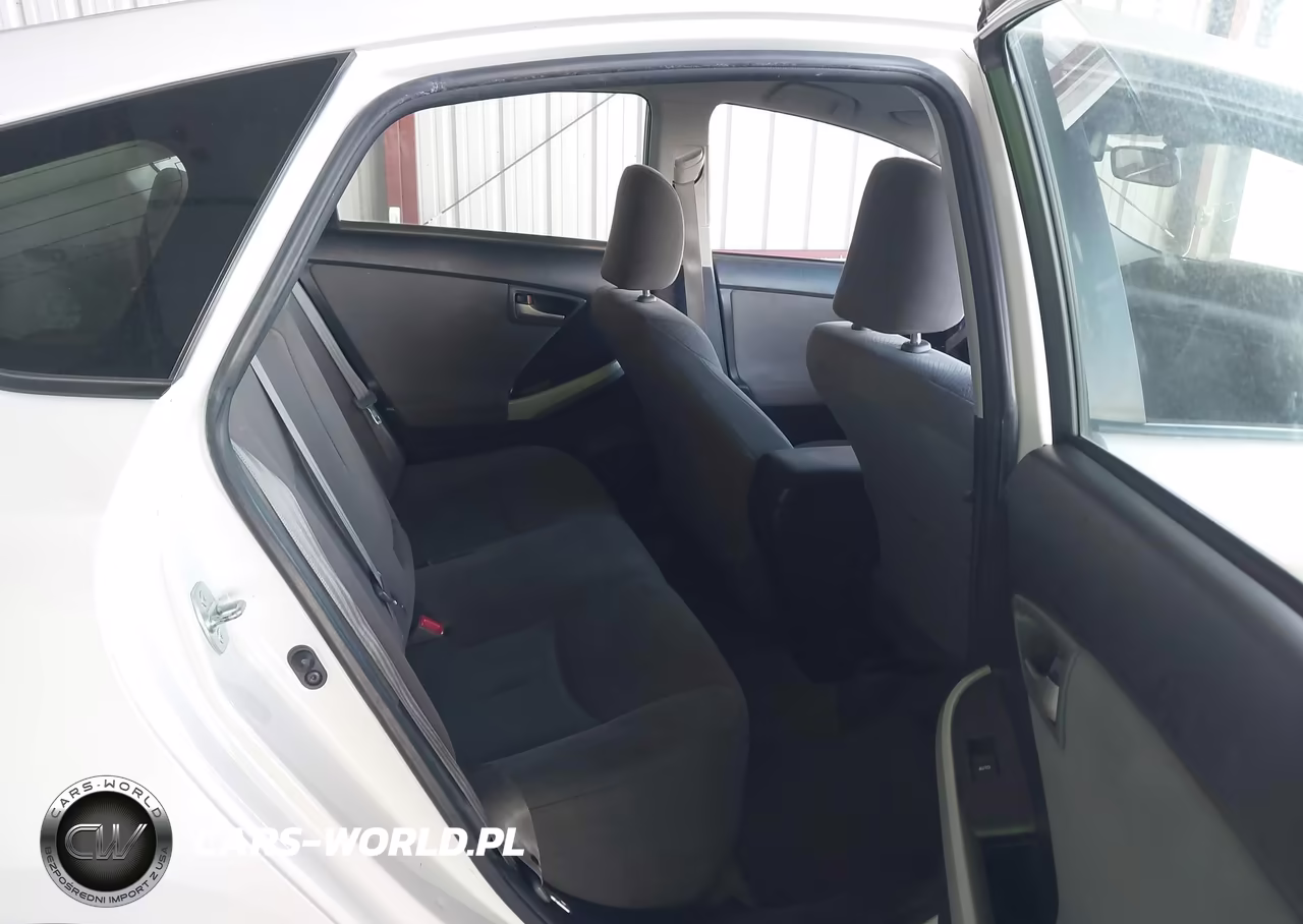 2015 Toyota Prius Two VIN:JTDKN3DU3F1984725 - 8