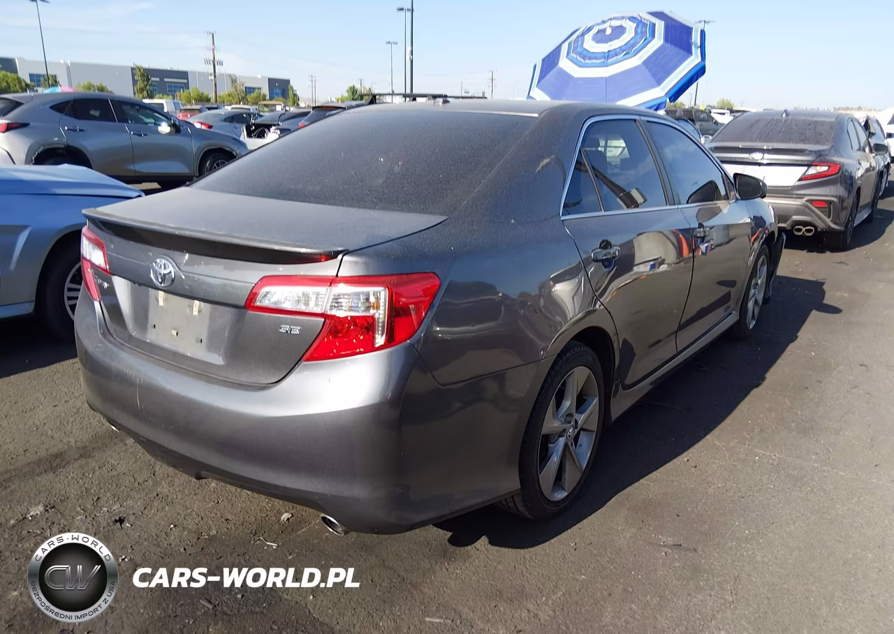 2014 Toyota Camry Se V6 VIN:4T1BK1FK6EU552809 - 4