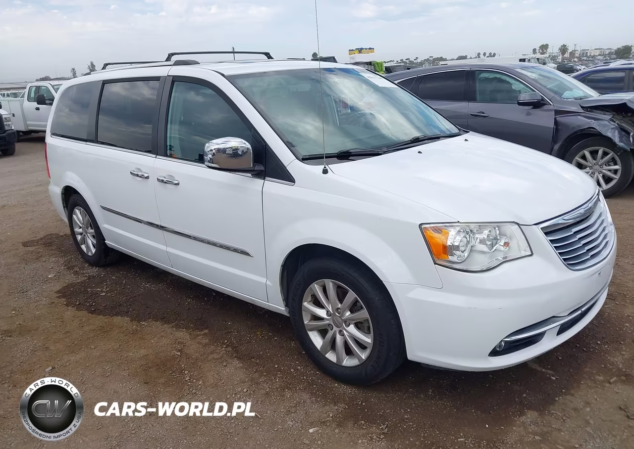 2016 Chrysler Town & Country Limited Platinum – zdjęcie 1 z 16