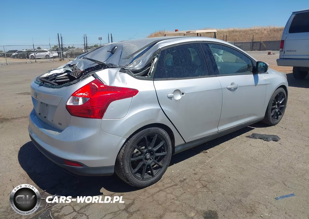 2013 Ford Focus Se VIN:1FADP3K20DL319616 - 4