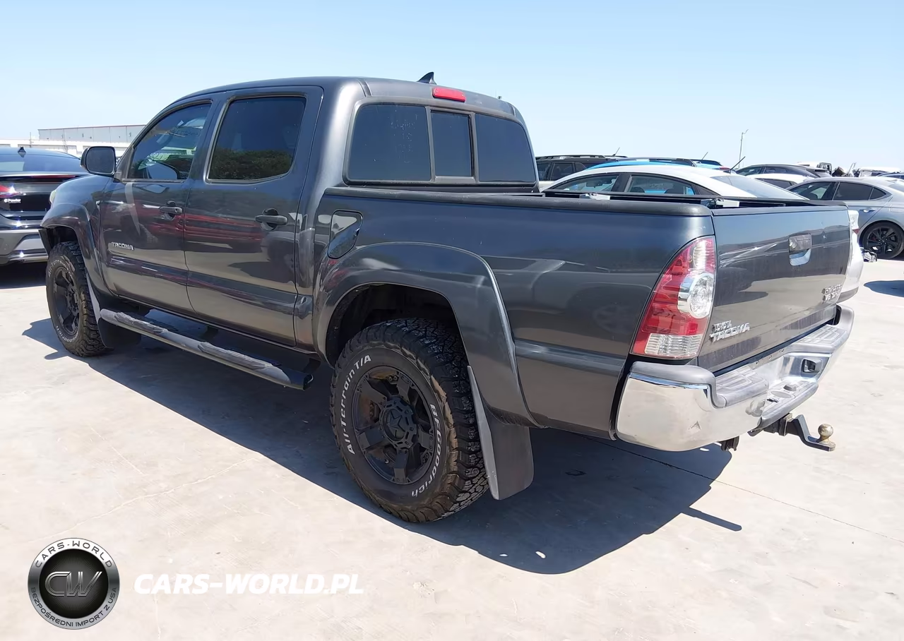2015 Toyota Tacoma Prerunner V6 VIN:5TFJU4GNXFX070817 - 3