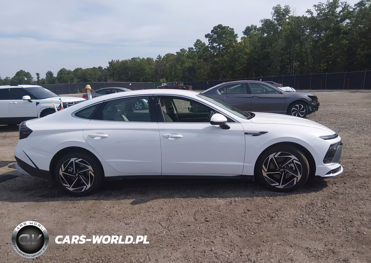 2026 Hyundai Sonata Sel Sport VIN:KMHL64JA5TA590720 - 13