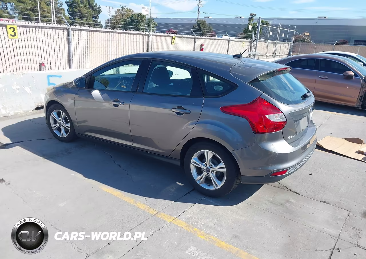 2013 Ford Focus Se VIN:1FADP3K20DL363390 - 3