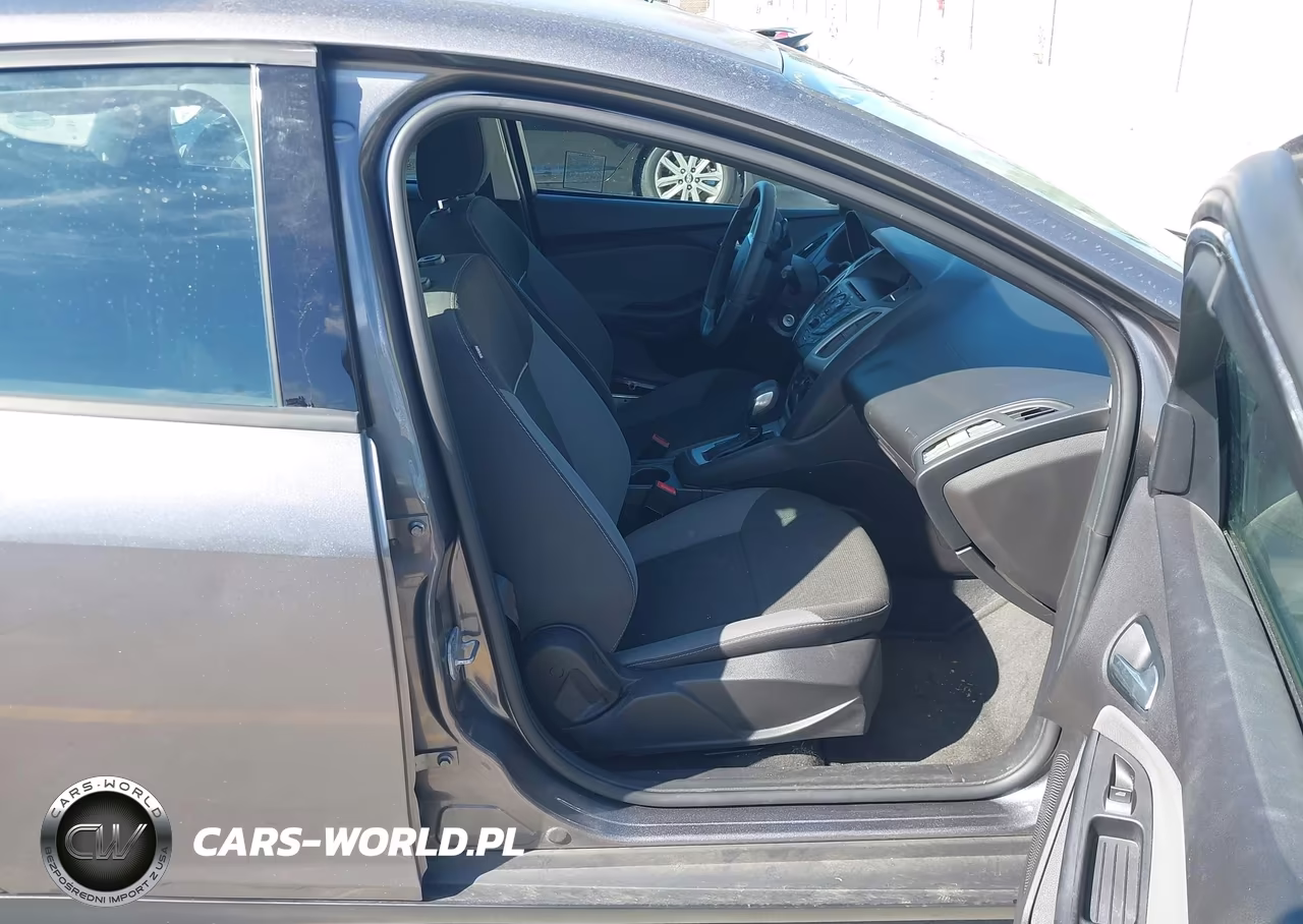 2013 Ford Focus Se VIN:1FADP3K20DL363390 - 5