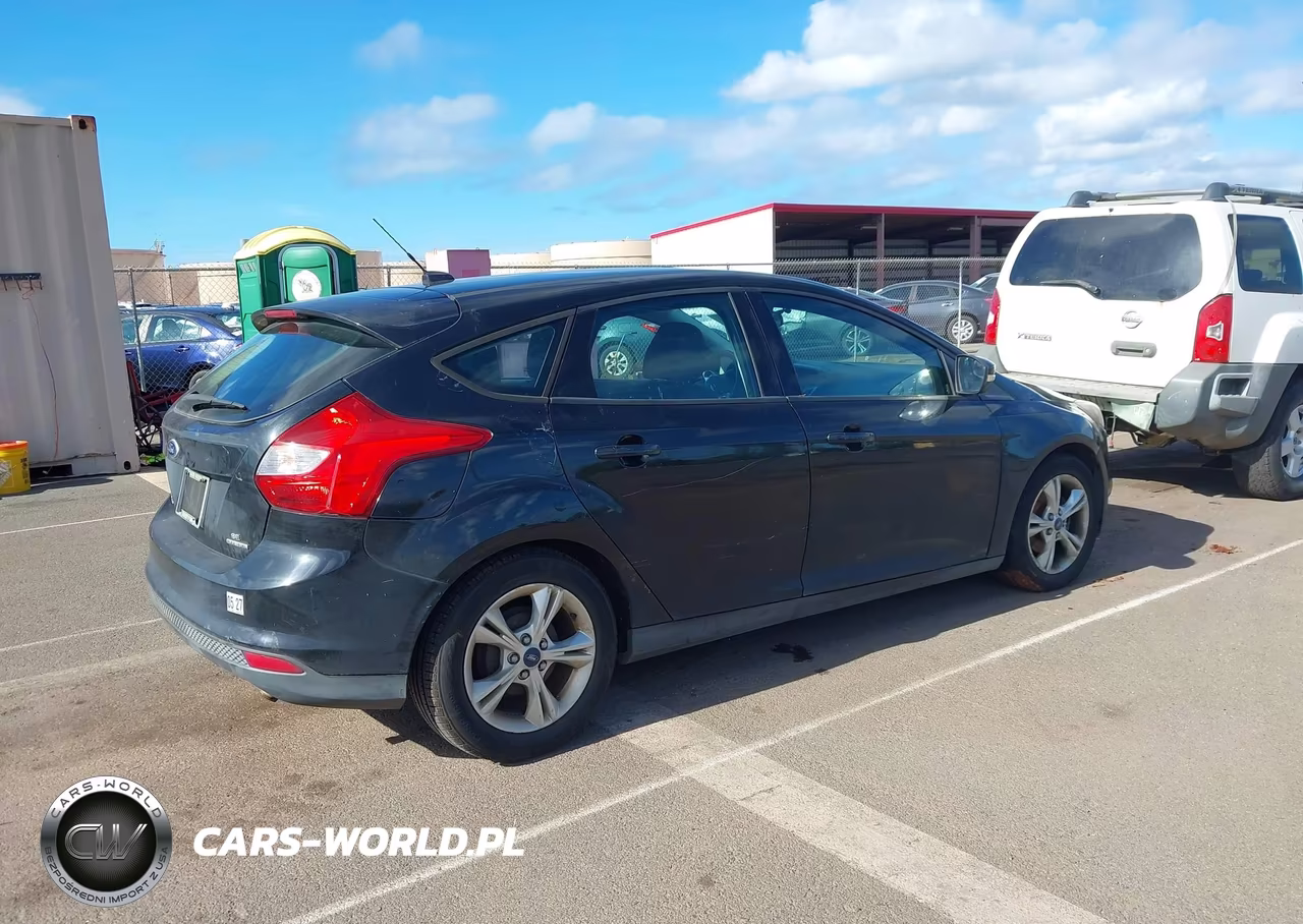2014 Ford Focus Se VIN:1FADP3K2XEL153574 - 4