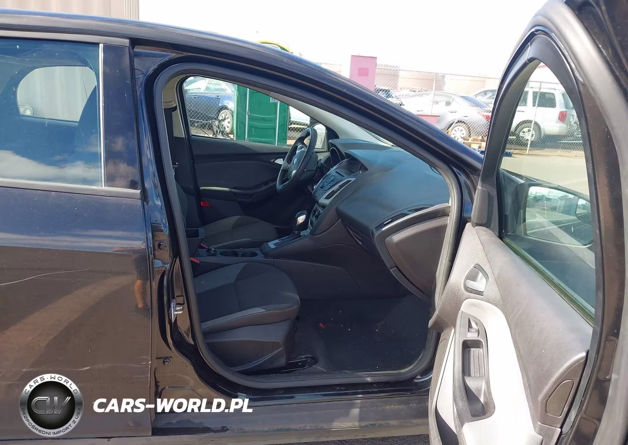 2014 Ford Focus Se VIN:1FADP3K2XEL153574 - 5
