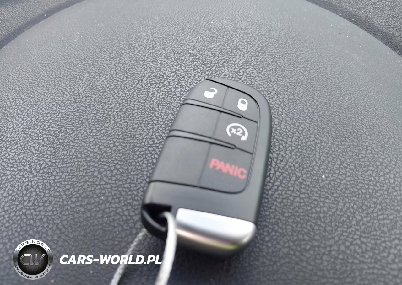 2014 Chrysler 300 VIN:2C3CCAAG3EH175758 - 11