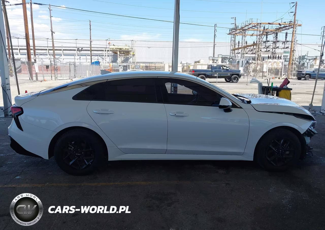 2025 Kia K5 Lxs VIN:KNAG24J75S5269562 - 13