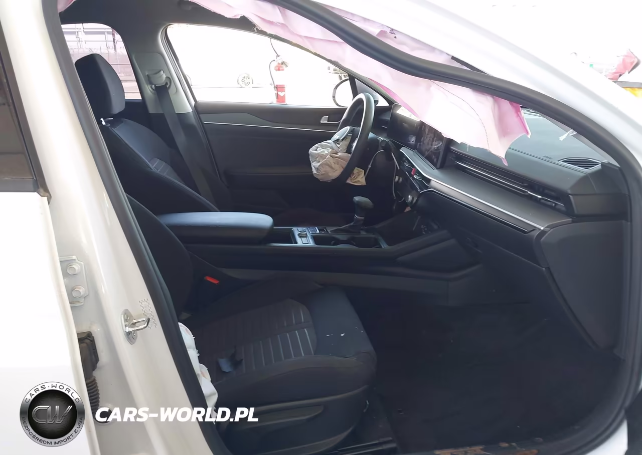 2025 Kia K5 Lxs VIN:KNAG24J75S5269562 - 5
