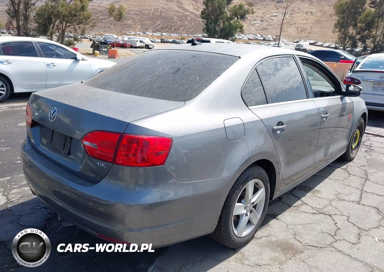 2014 Volkswagen Jetta 2.0L Tdi VIN:3VWLL7AJ1EM408545 - 4