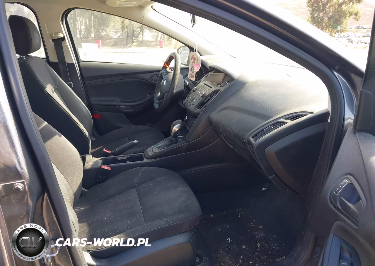 2017 Ford Focus S VIN:1FADP3E29HL236042 - 5