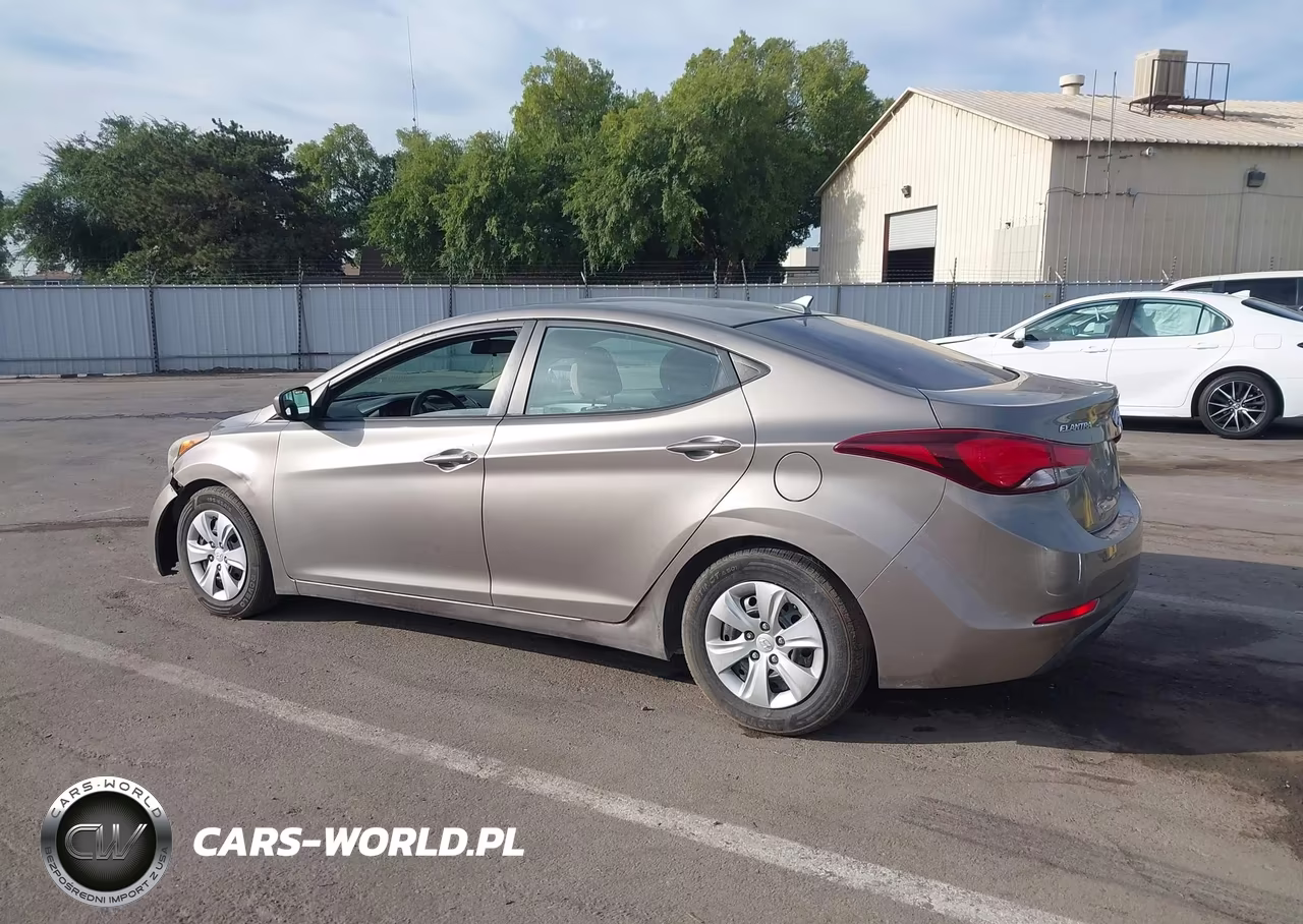 2016 Hyundai Elantra Se VIN:5NPDH4AE5GH709757 - 3