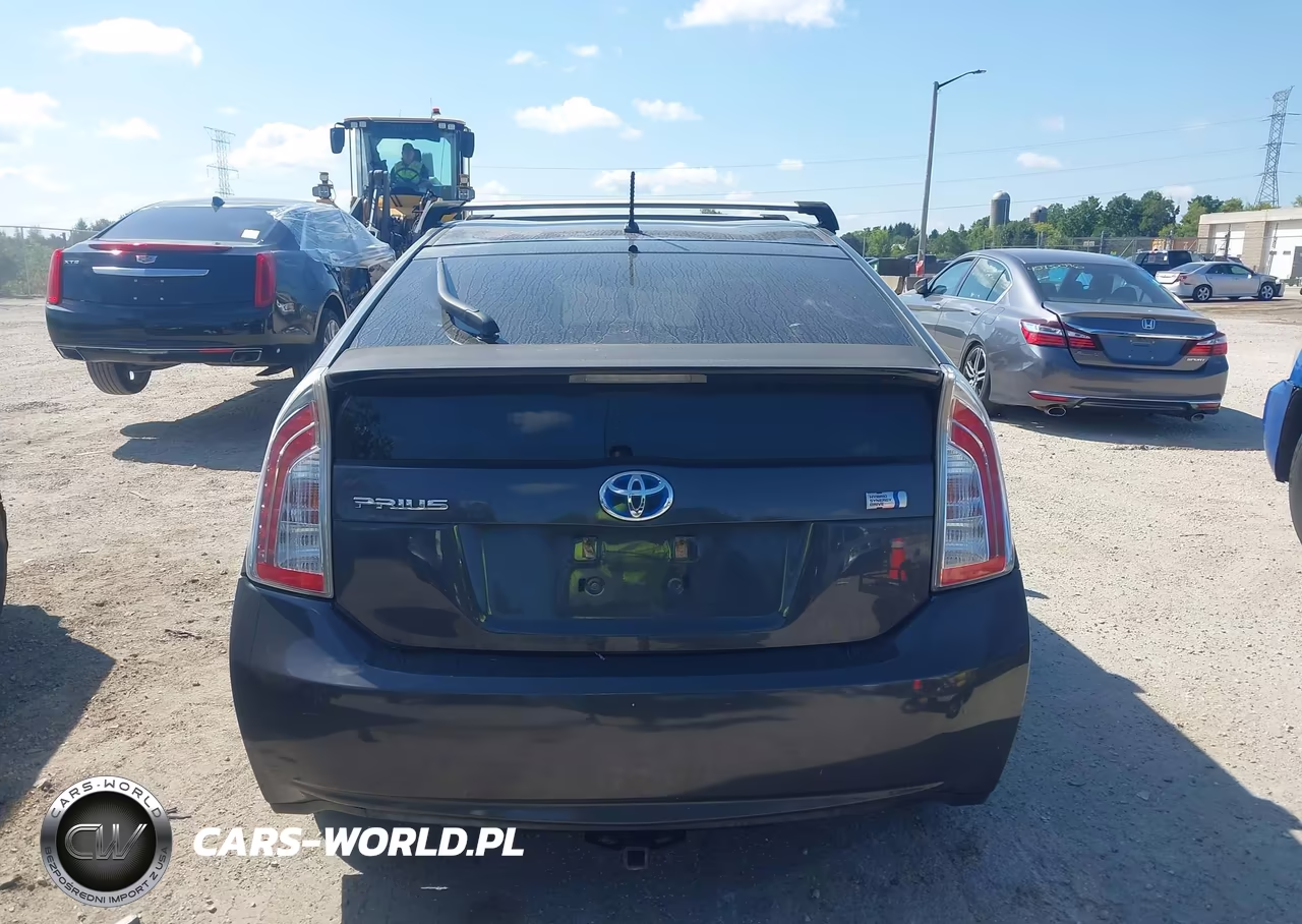 2013 Toyota Prius Two VIN:JTDKN3DU1D5597094 - 16