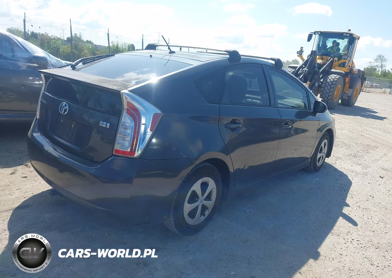 2013 Toyota Prius Two VIN:JTDKN3DU1D5597094 - 4