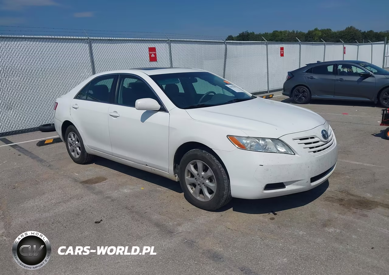 2009 Toyota Camry Le – zdjęcie 1 z 17