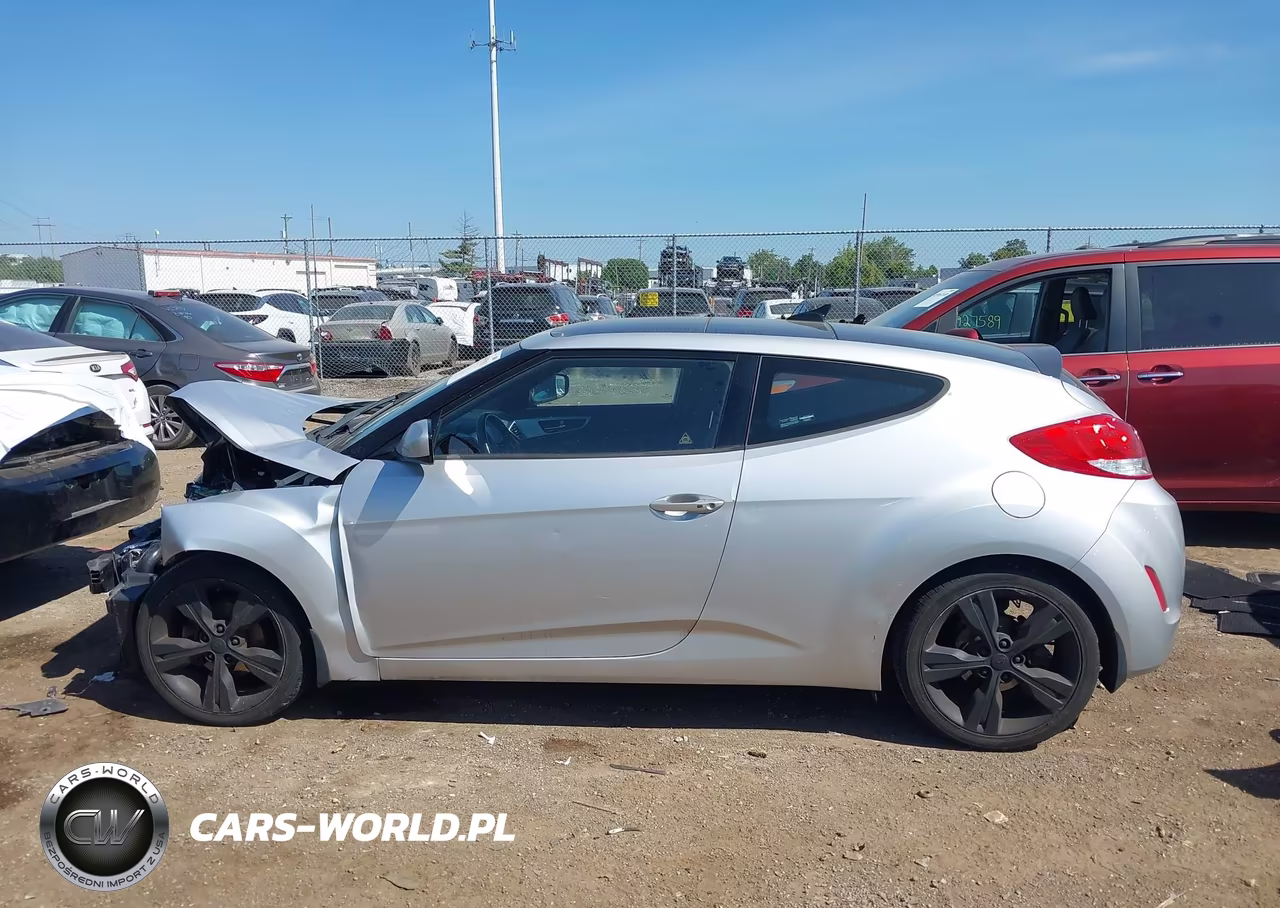 2017 Hyundai Veloster Value Edition VIN:KMHTC6ADXHU323304 - 15