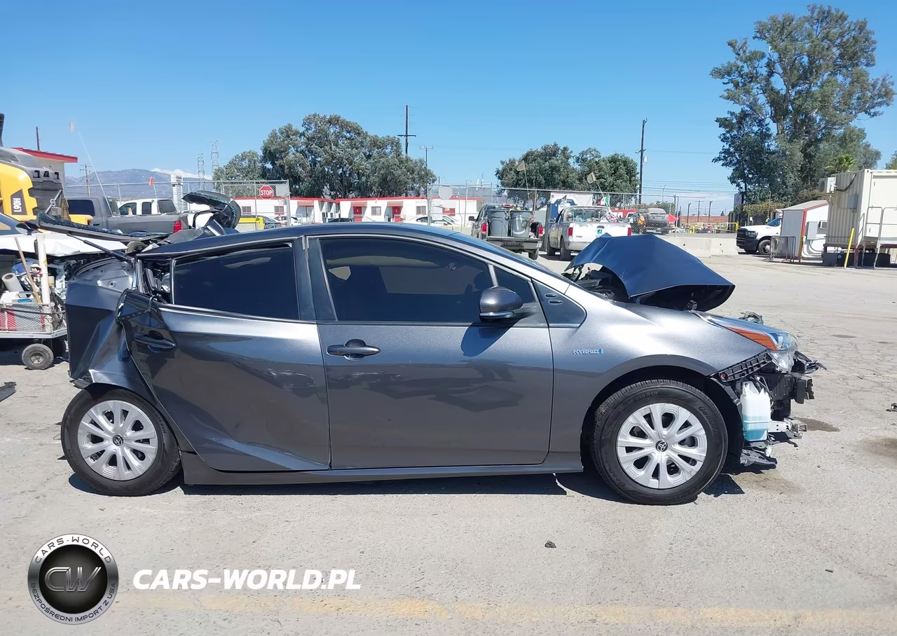 2021 Toyota Prius Le VIN:JTDKAMFU9M3134498 - 13