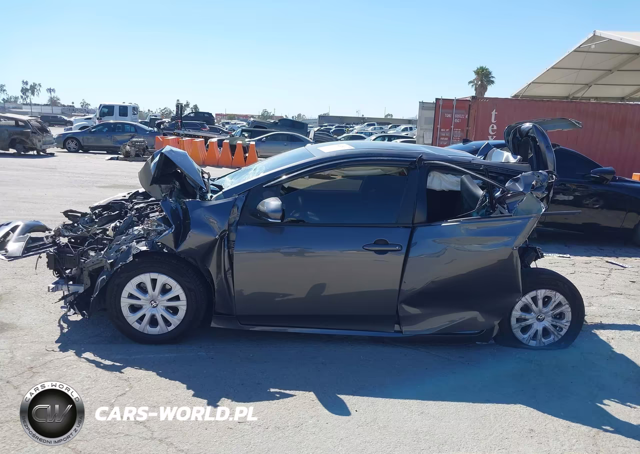 2021 Toyota Prius Le VIN:JTDKAMFU9M3134498 - 14