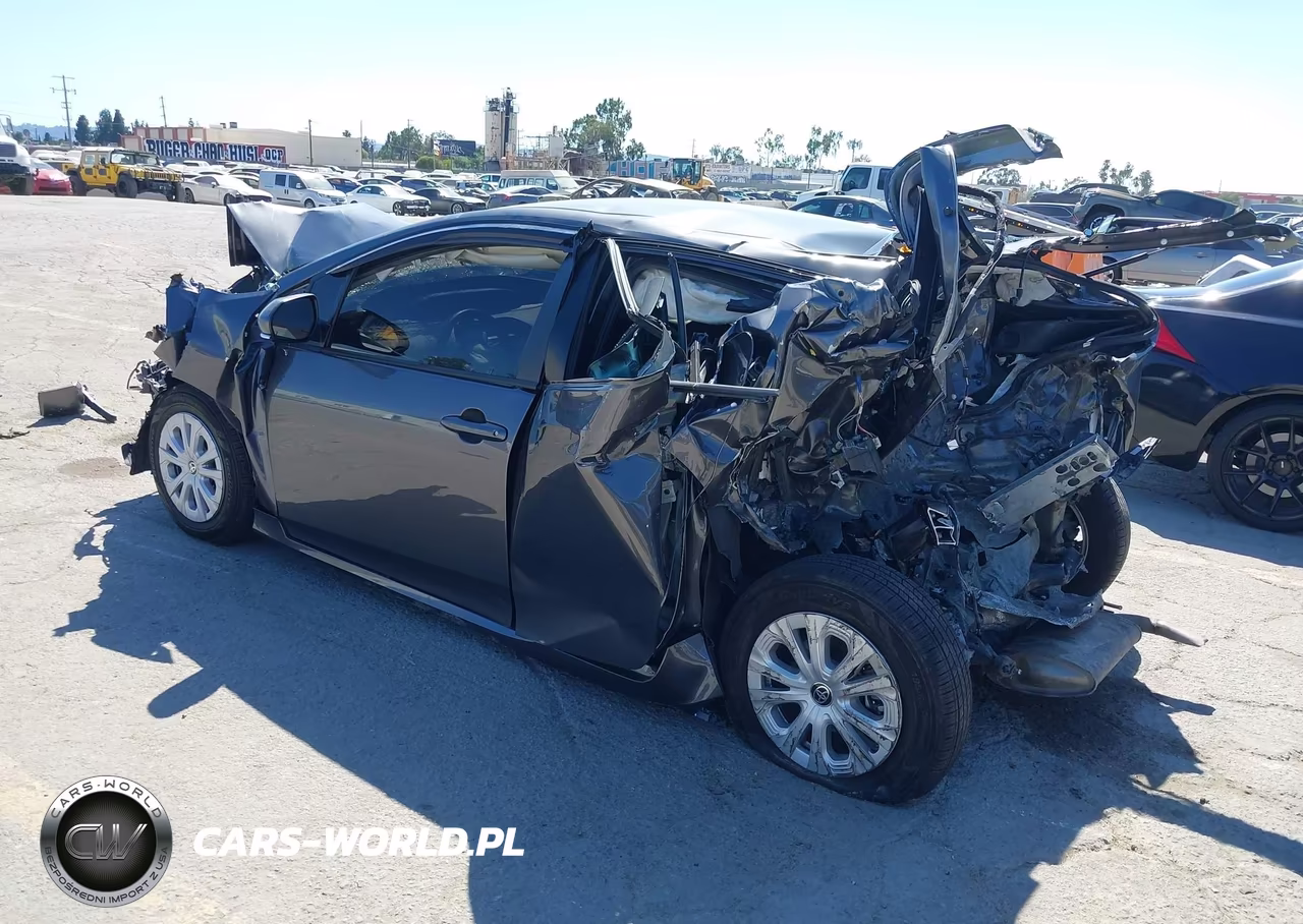 2021 Toyota Prius Le VIN:JTDKAMFU9M3134498 - 3