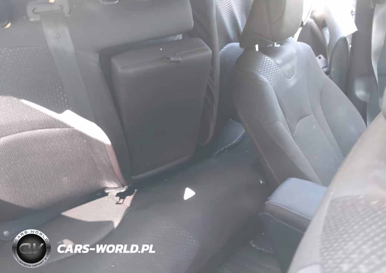 2021 Toyota Prius Le VIN:JTDKAMFU9M3134498 - 8