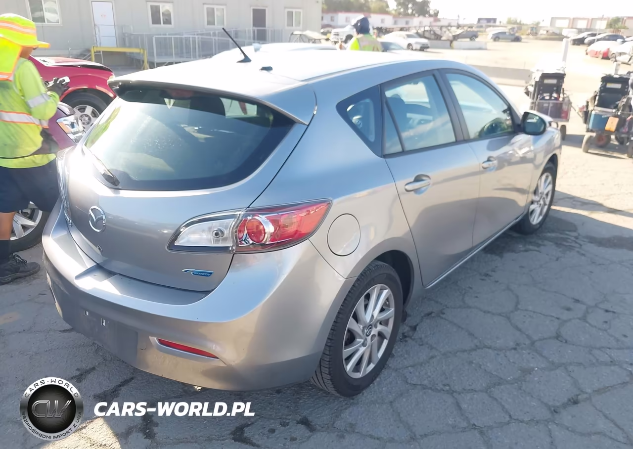2013 Mazda Mazda3 I Touring VIN:JM1BL1LP3D1825318 - 4