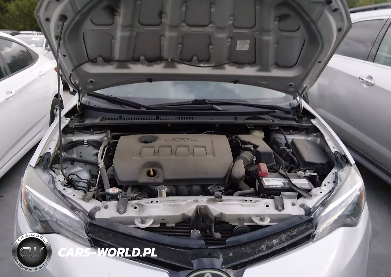 2018 Toyota Corolla Le VIN:5YFBURHE4JP798219 - 10