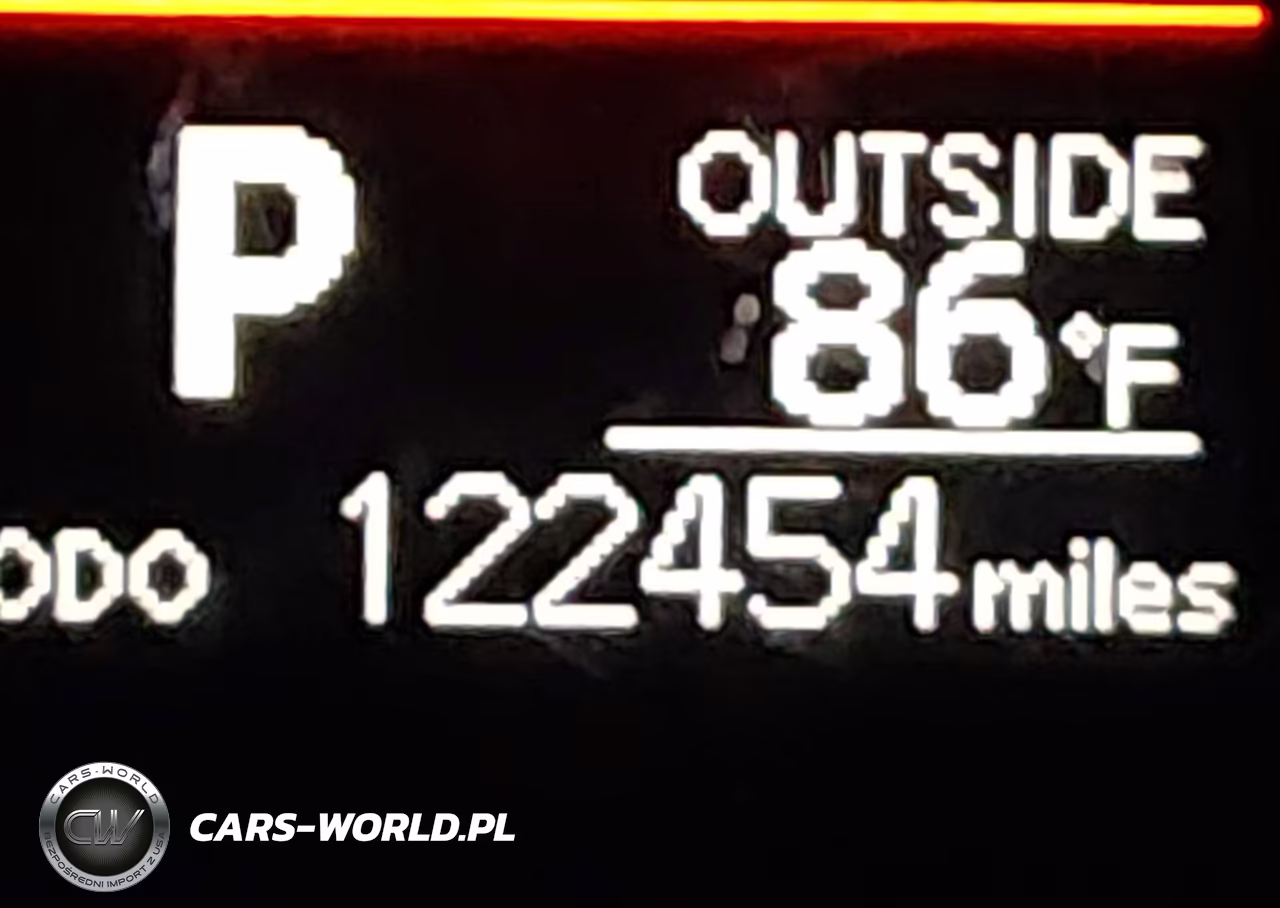 2018 Toyota Corolla Le VIN:5YFBURHE4JP798219 - 15