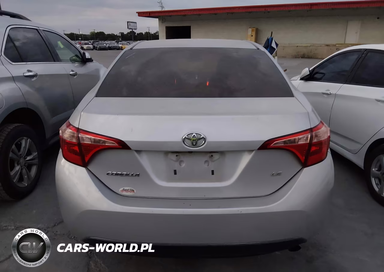 2018 Toyota Corolla Le VIN:5YFBURHE4JP798219 - 16