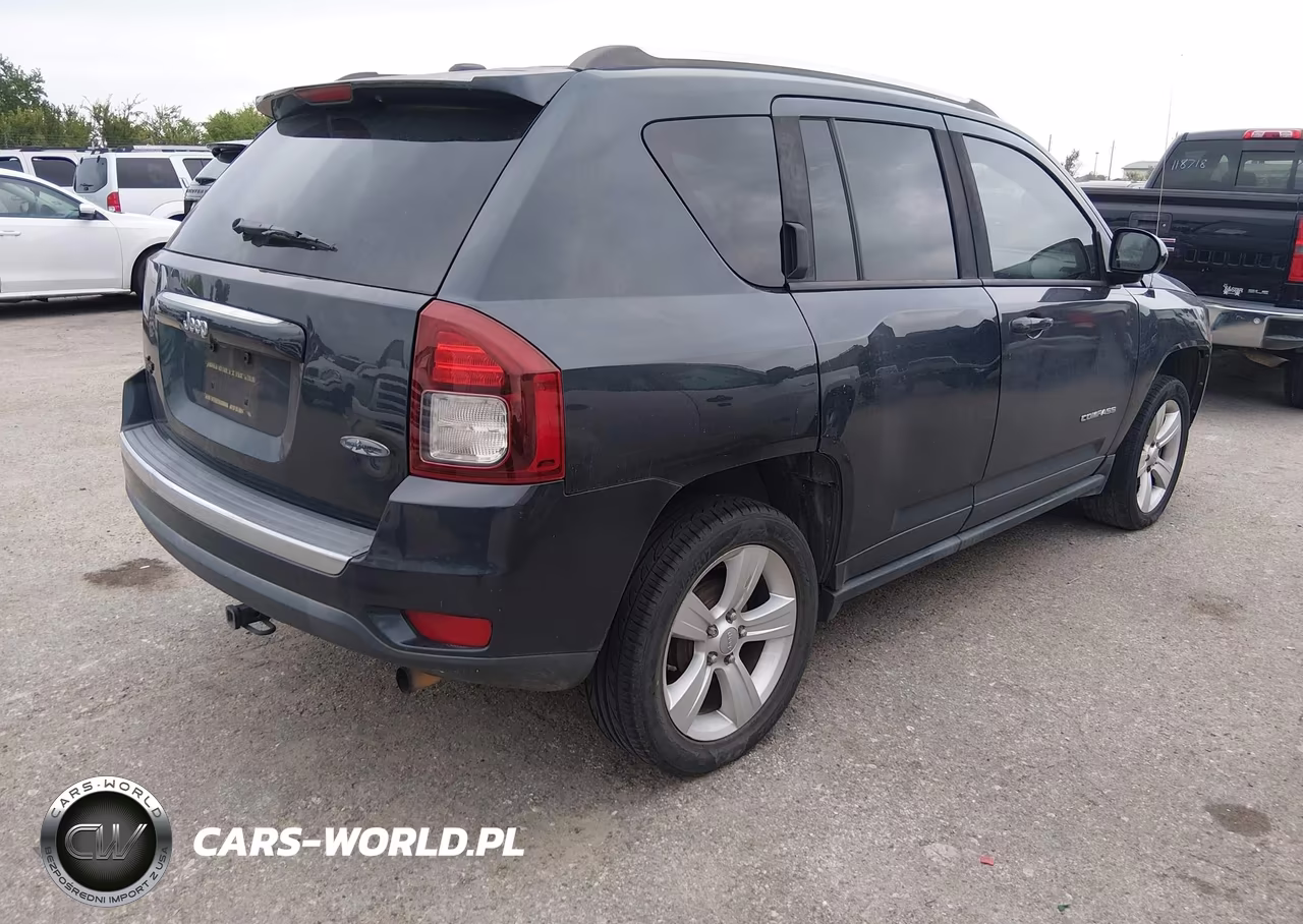 2015 Jeep Compass High Altitude Edition VIN:1C4NJCEA4FD121945 - 4