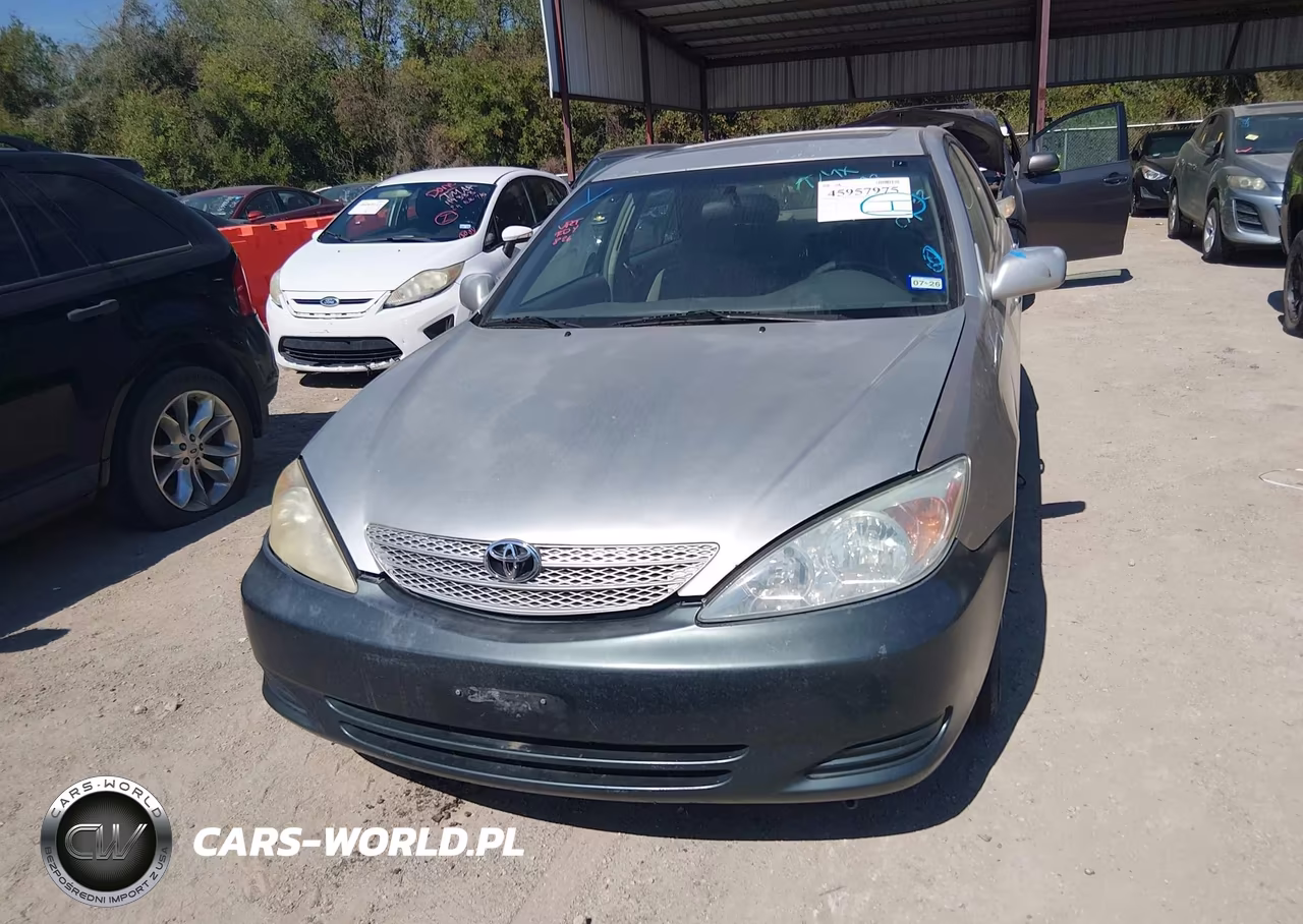2002 Toyota Camry Le VIN:4T1BE32K42U618892 - 12