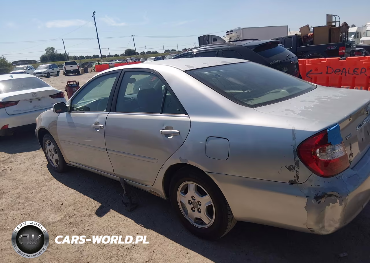 2002 Toyota Camry Le VIN:4T1BE32K42U618892 - 14