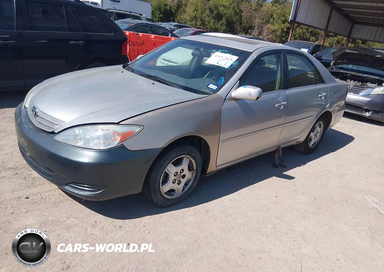 2002 Toyota Camry Le VIN:4T1BE32K42U618892 - 2