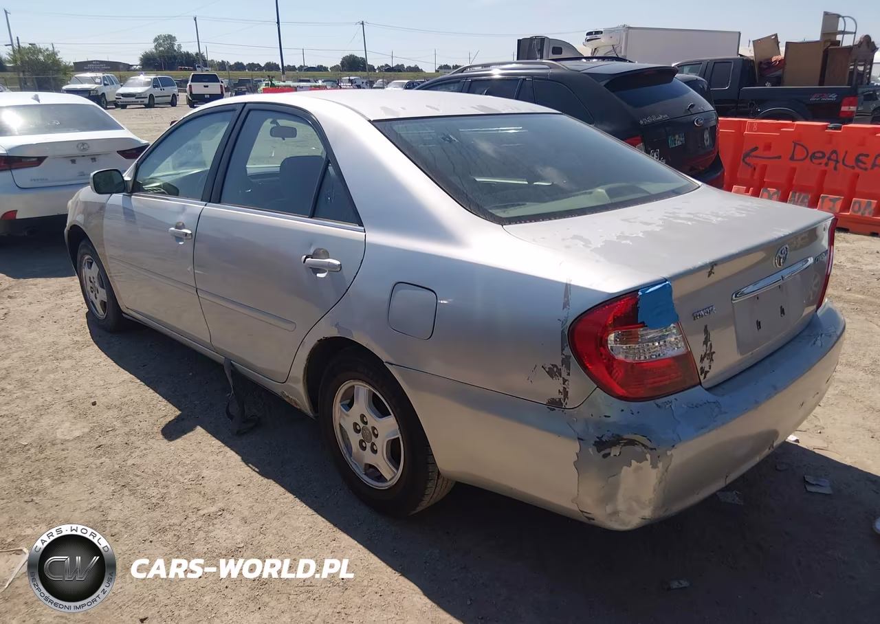 2002 Toyota Camry Le VIN:4T1BE32K42U618892 - 3