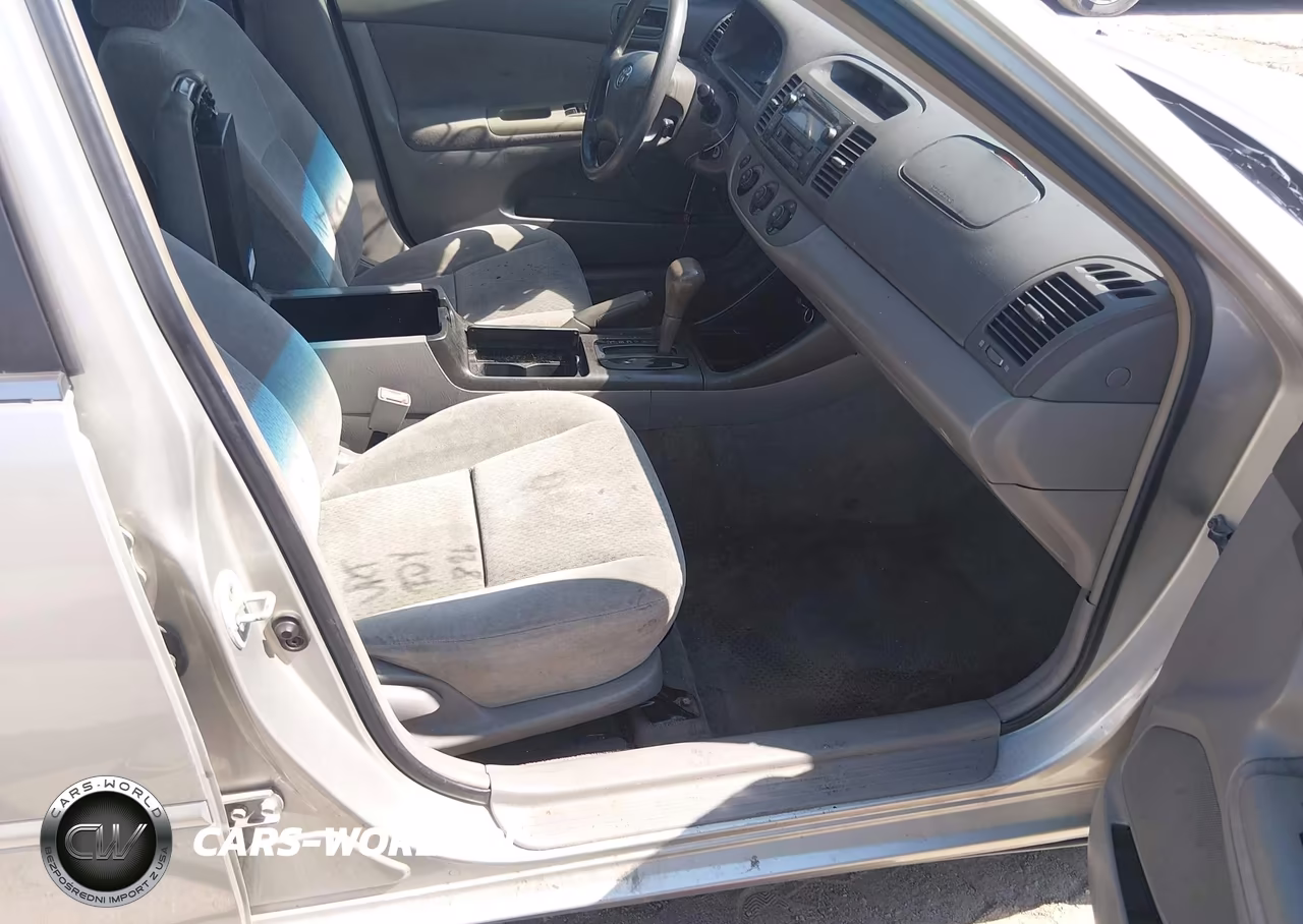 2002 Toyota Camry Le VIN:4T1BE32K42U618892 - 5