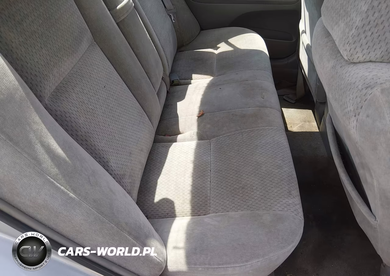 2002 Toyota Camry Le VIN:4T1BE32K42U618892 - 8