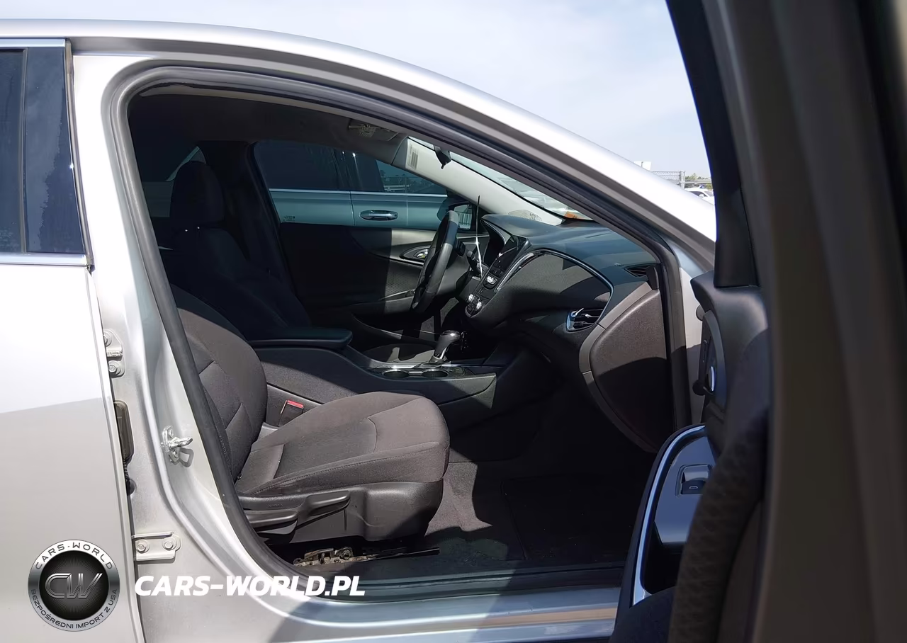 2019 Chevrolet Malibu Lt VIN:1G1ZD5ST2KF161751 - 5