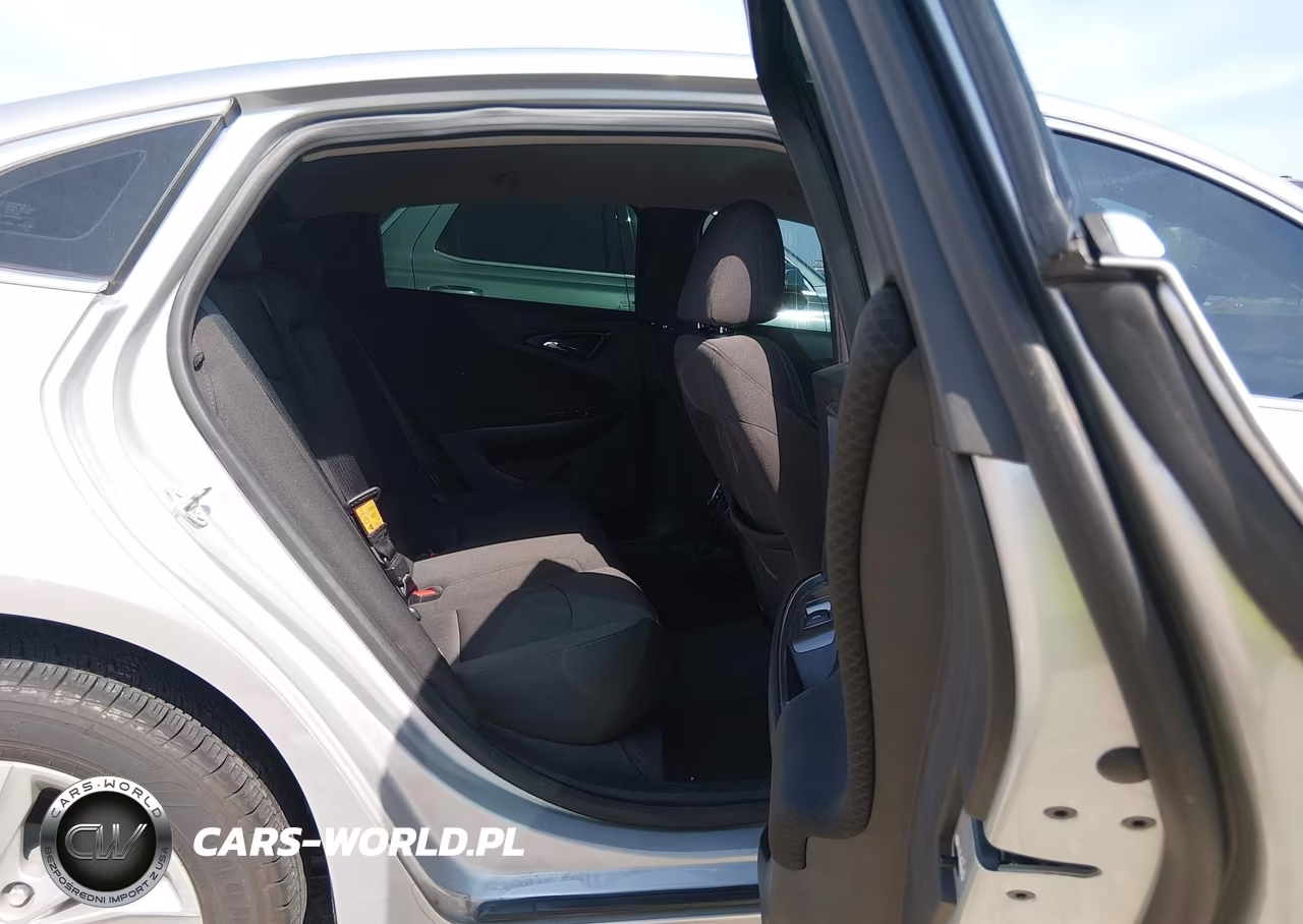 2019 Chevrolet Malibu Lt VIN:1G1ZD5ST2KF161751 - 8