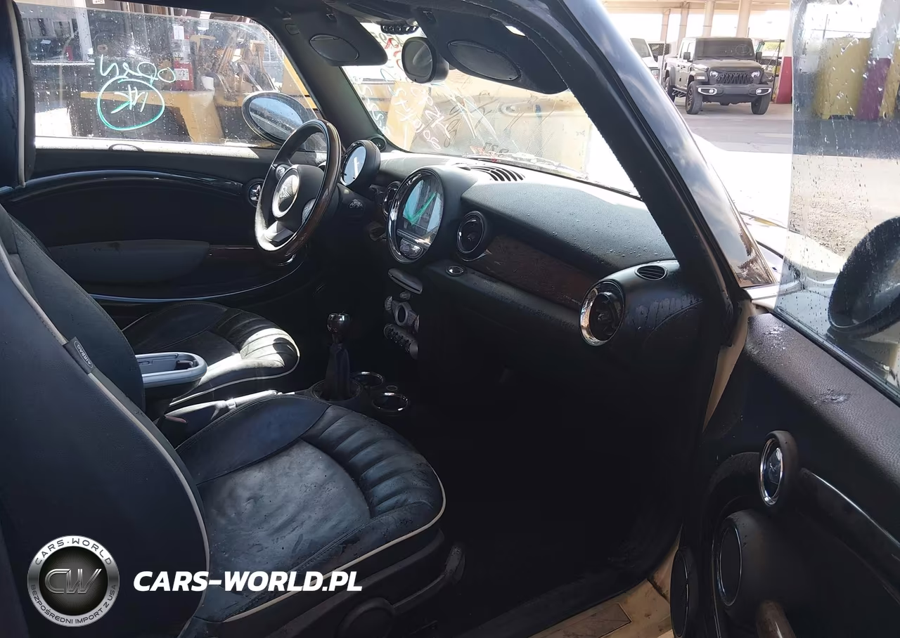 2010 Mini Cooper S VIN:WMWMF7C54ATX42348 - 5