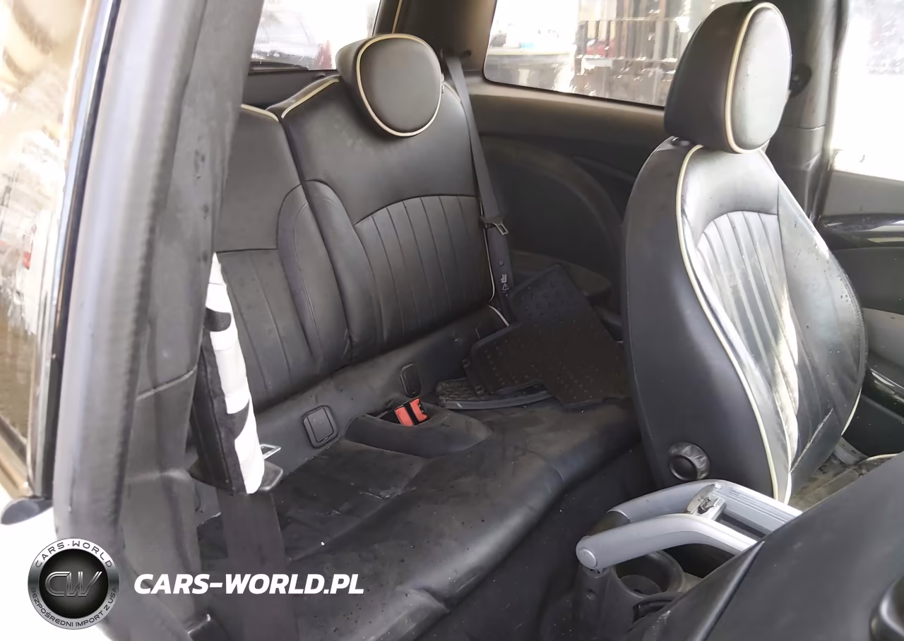 2010 Mini Cooper S VIN:WMWMF7C54ATX42348 - 8