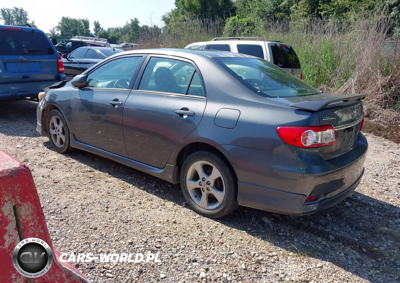 2013 Toyota Corolla S VIN:2T1BU4EE4DC960457 - 3