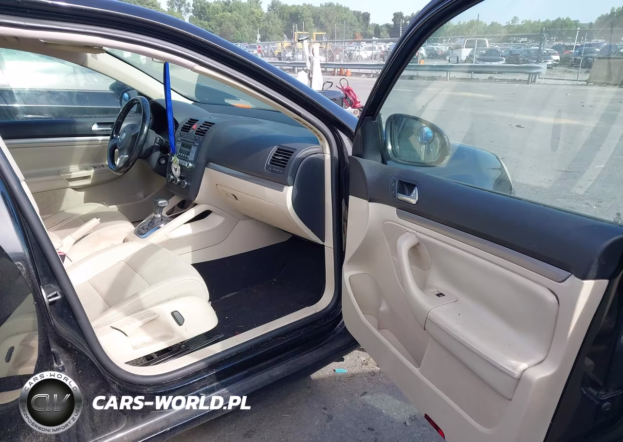 2010 Volkswagen Jetta Limited Edition VIN:3VWRZ7AJXAM160136 - 5