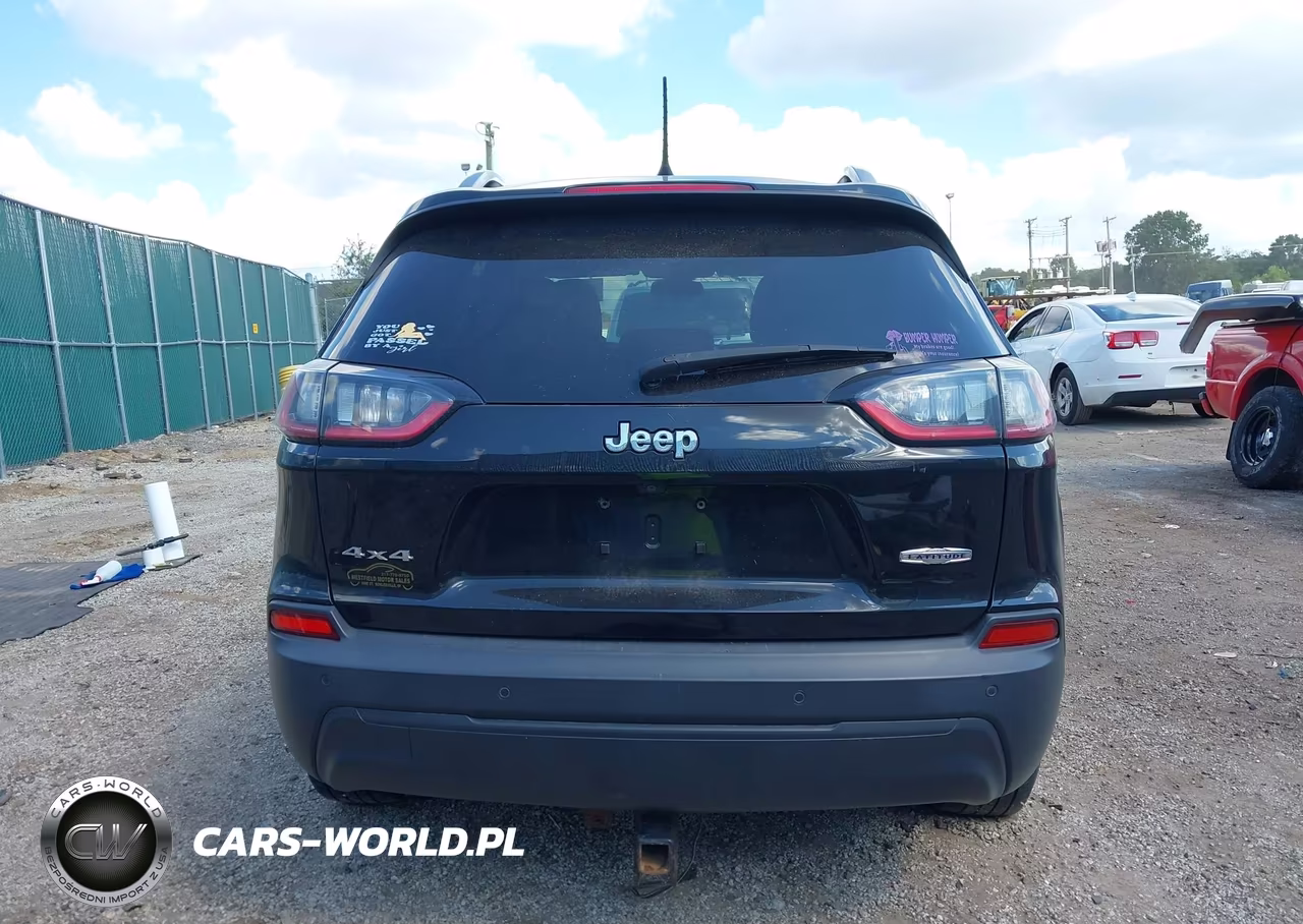 2019 Jeep Cherokee Latitude 4X4 VIN:1C4PJMCB5KD347688 - 16