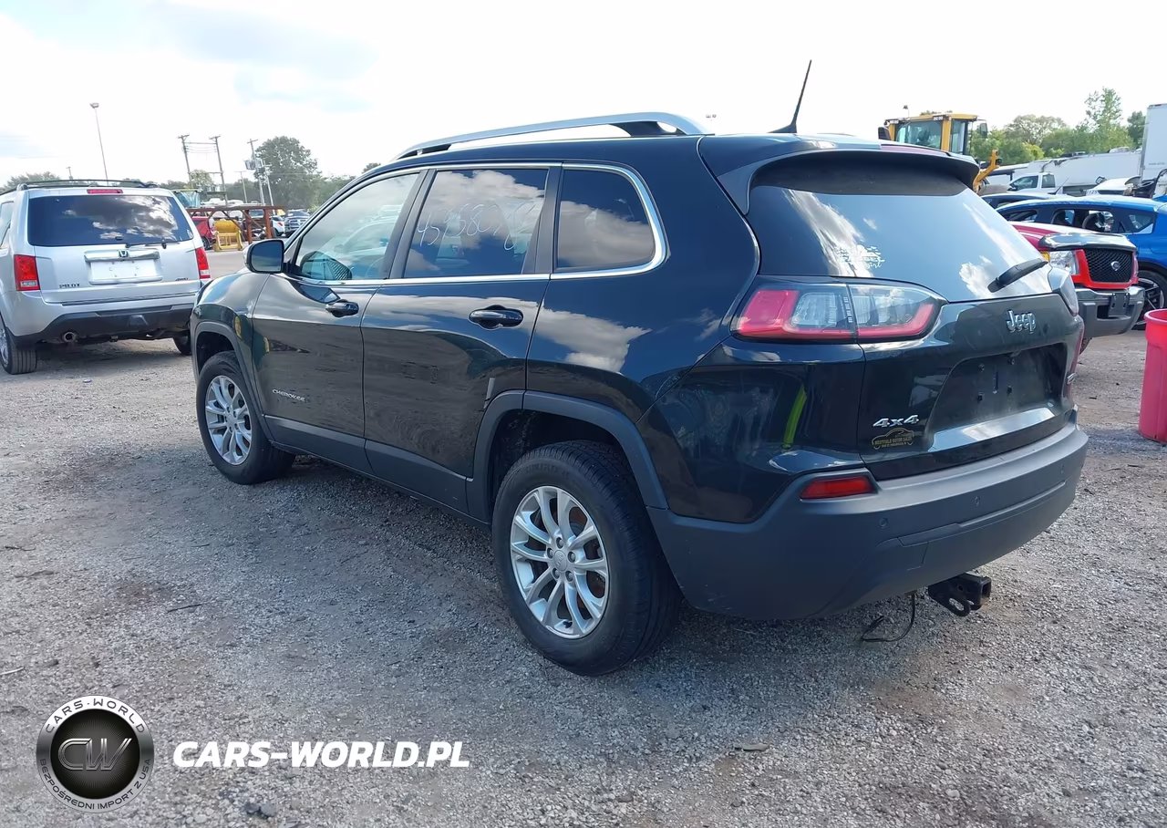 2019 Jeep Cherokee Latitude 4X4 VIN:1C4PJMCB5KD347688 - 3