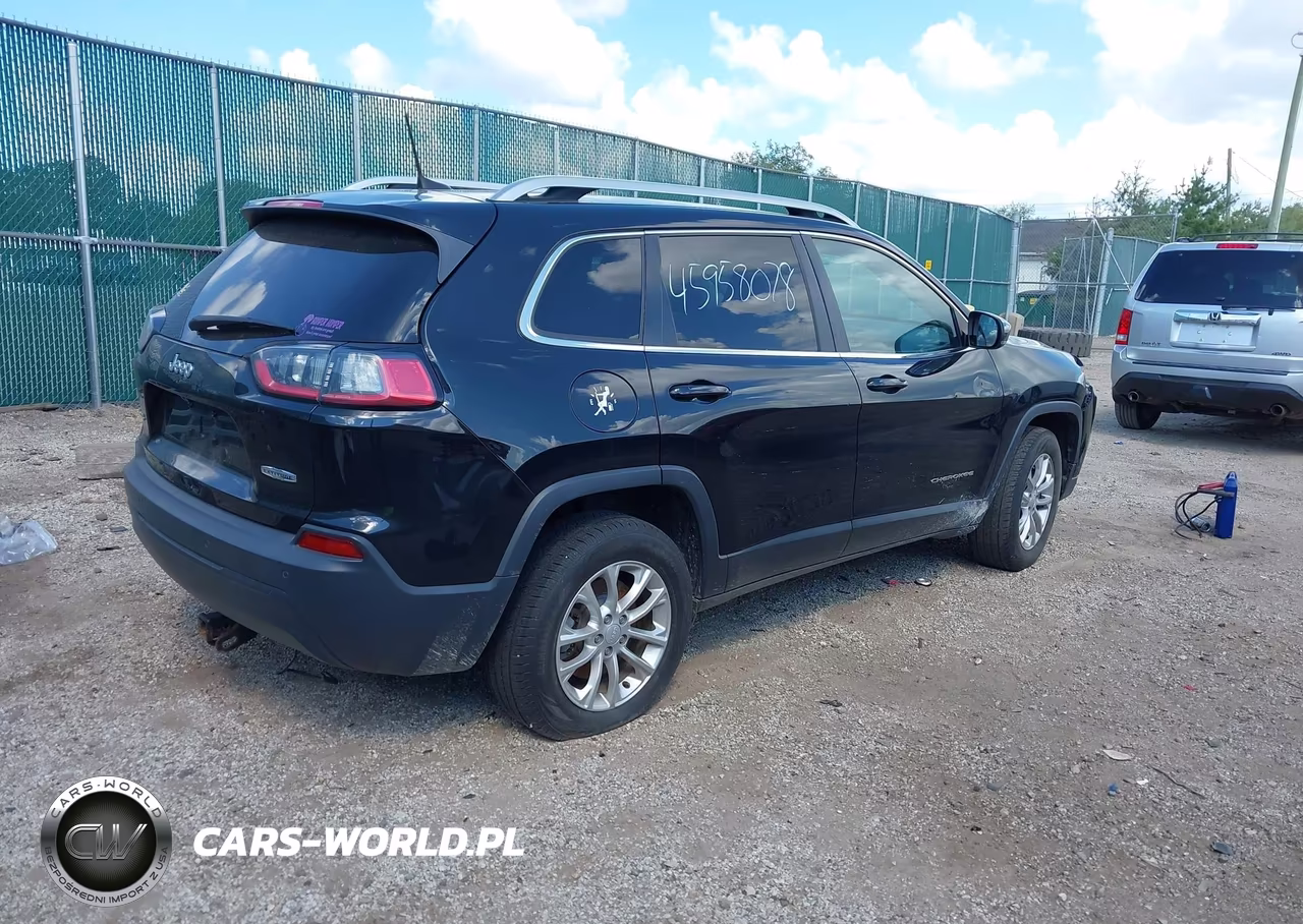 2019 Jeep Cherokee Latitude 4X4 VIN:1C4PJMCB5KD347688 - 4