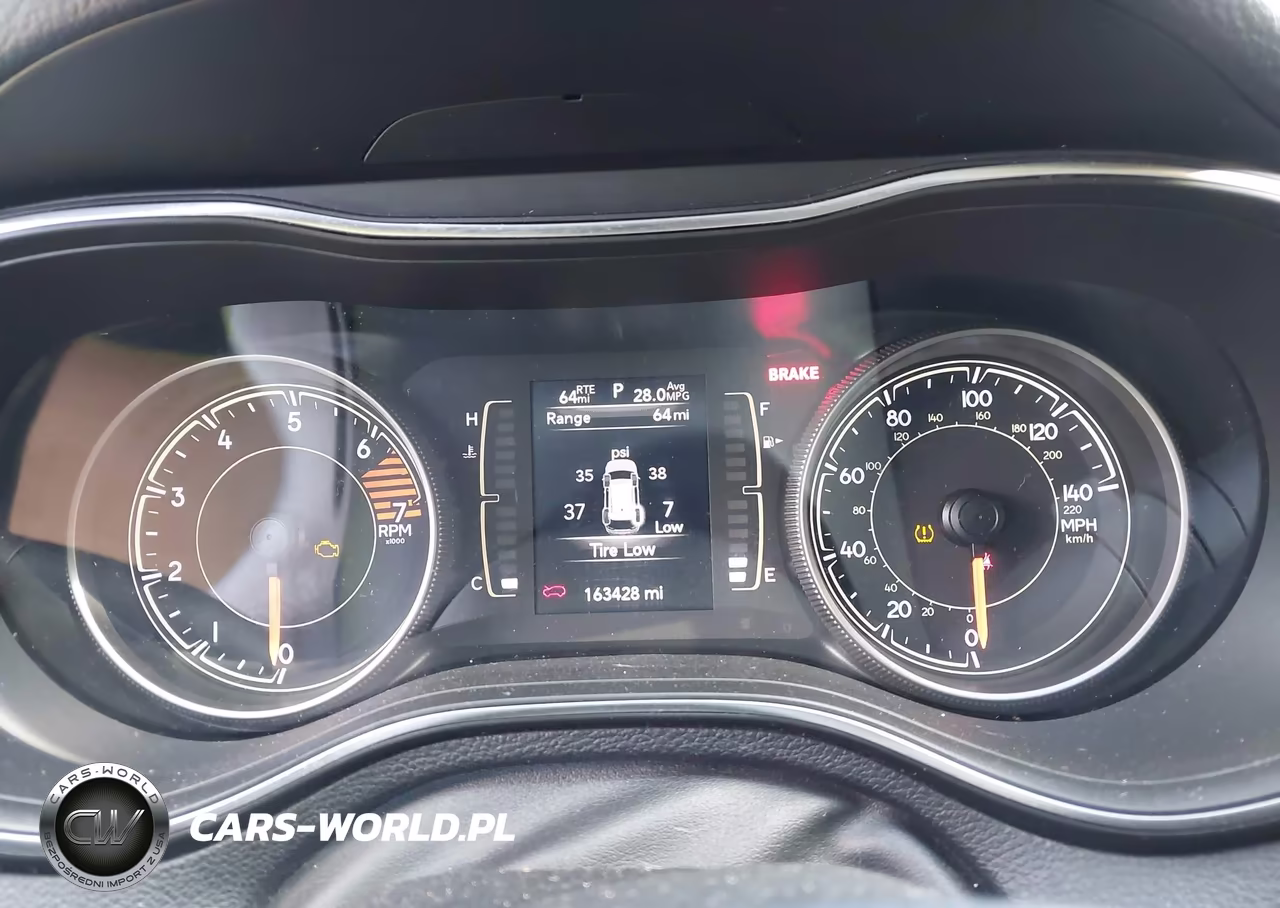 2019 Jeep Cherokee Latitude 4X4 VIN:1C4PJMCB5KD347688 - 7