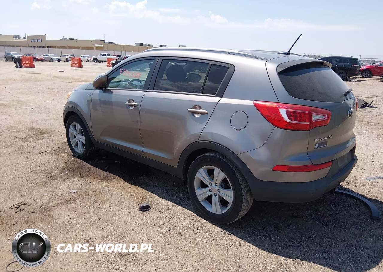 2013 Kia Sportage Lx VIN:KNDPBCA21D7399640 - 3