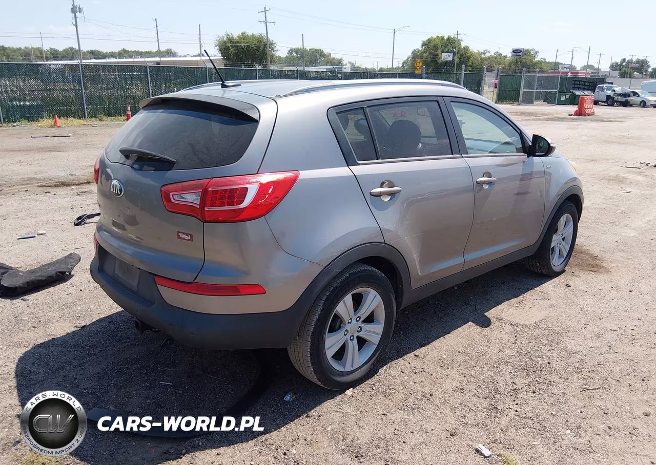 2013 Kia Sportage Lx VIN:KNDPBCA21D7399640 - 4