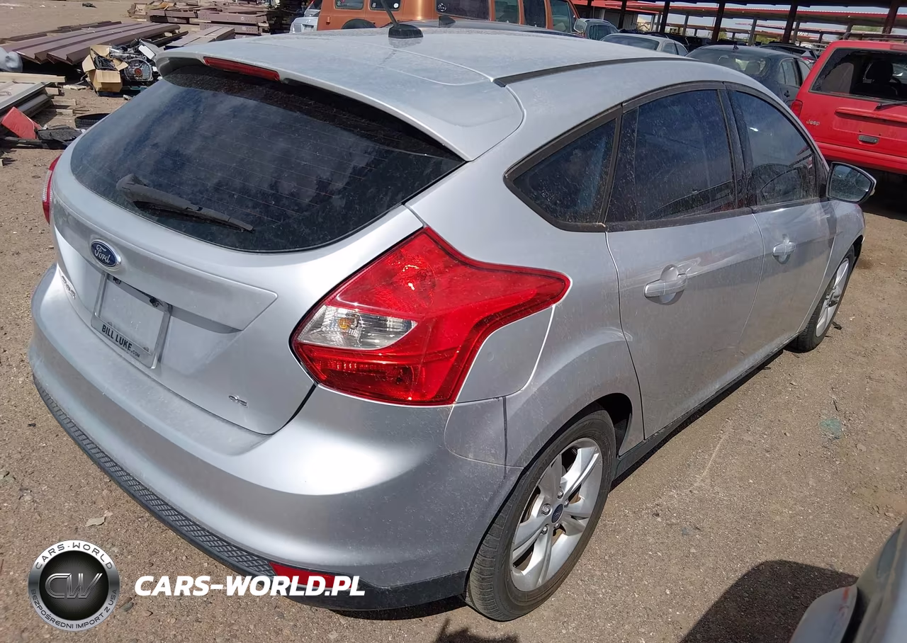 2014 Ford Focus Se VIN:1FADP3K23EL170751 - 4