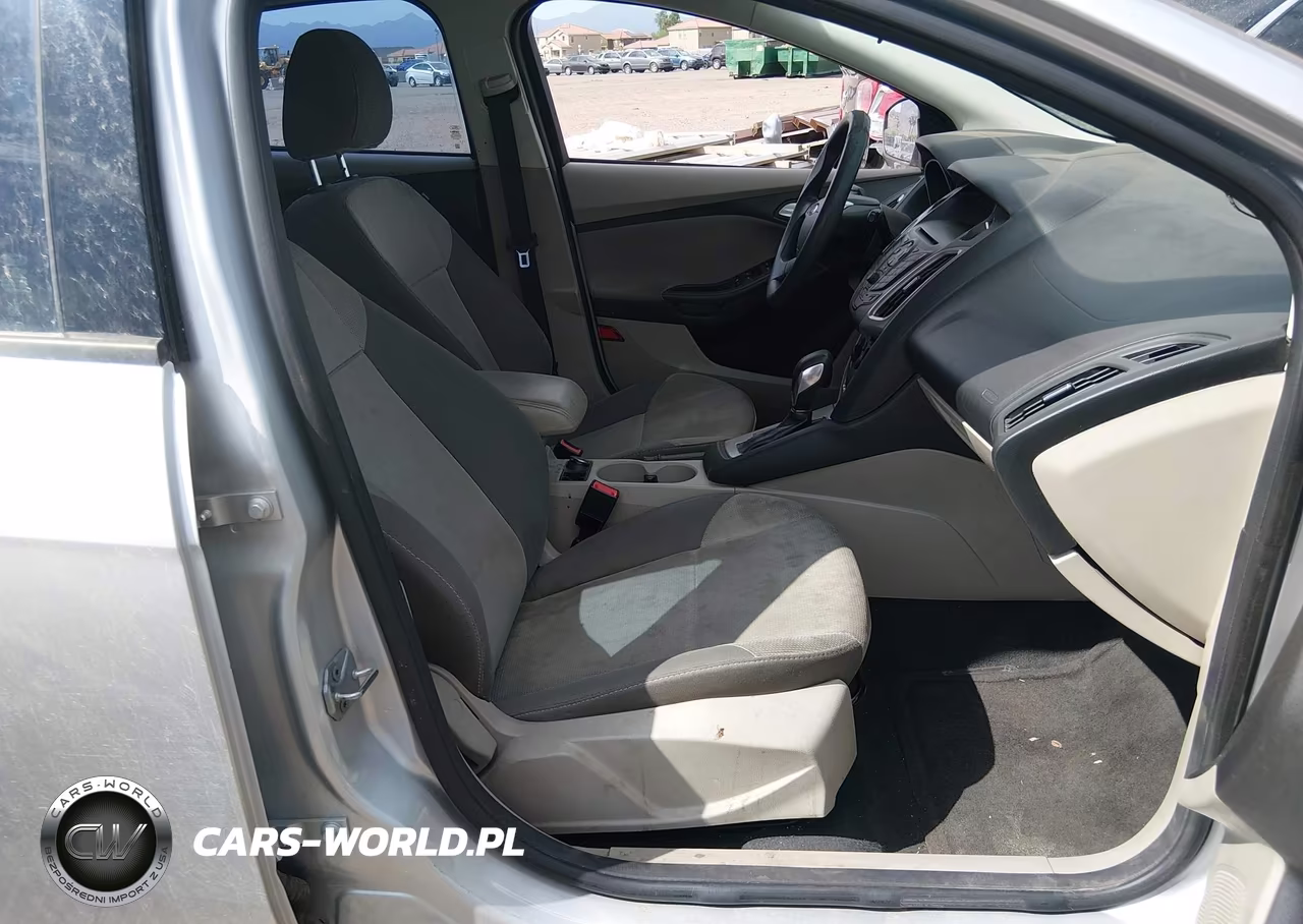 2014 Ford Focus Se VIN:1FADP3K23EL170751 - 5