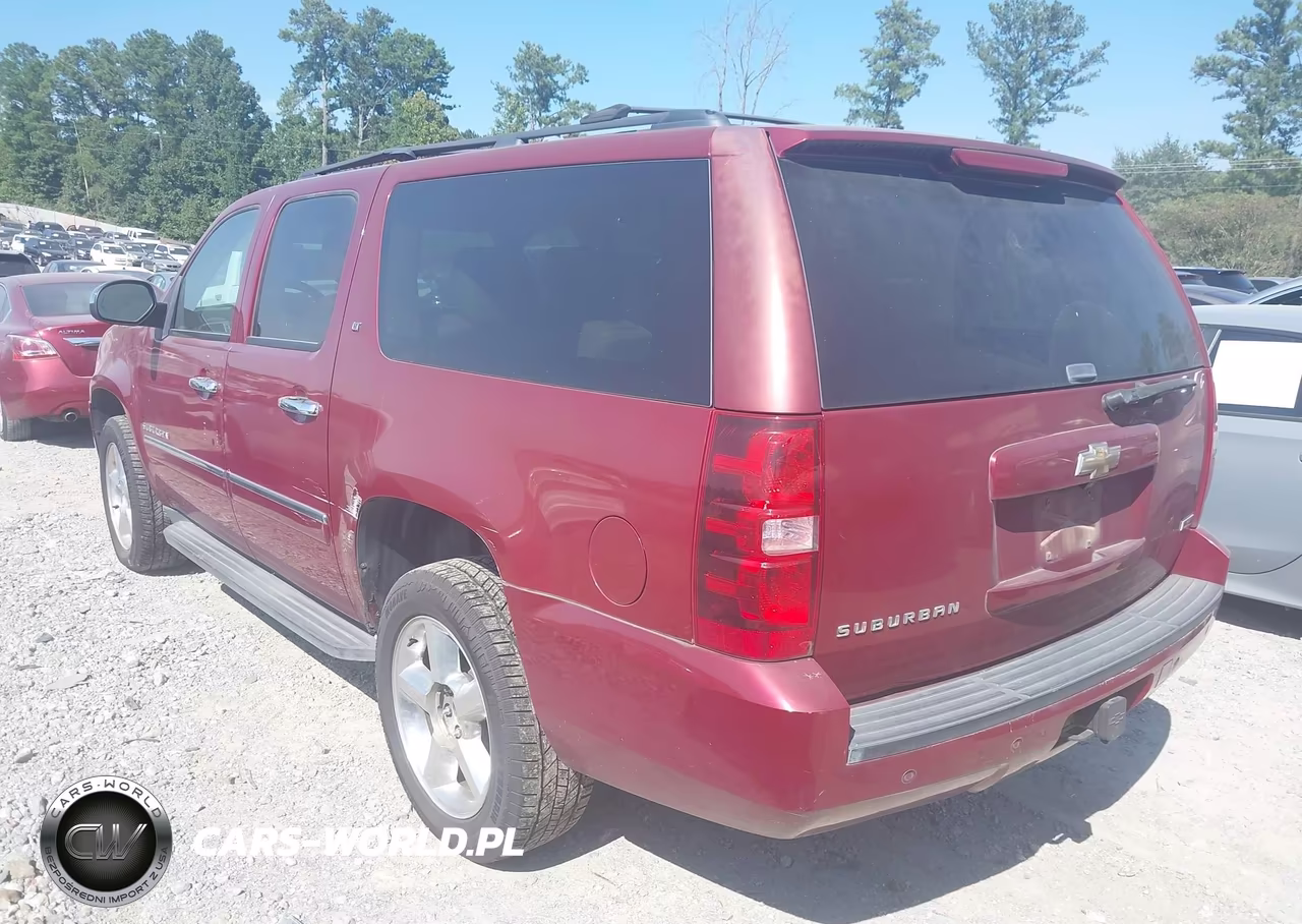 2011 Chevrolet Suburban Lt VIN:1GNSKJE31BR220197 - 3